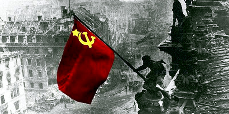 bandiera-rossa-sventola-sul-reichstag