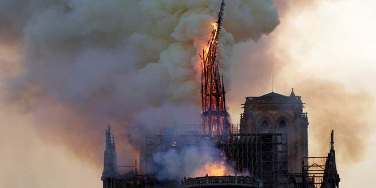 notre-dame-brucia
