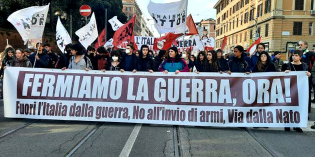 Fermiamo-la-guerra-ora-striscione-900×450-1