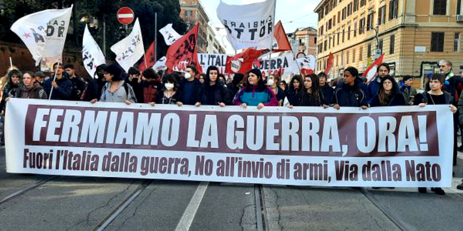 Fermiamo-la-guerra-ora-striscione-900×450-1