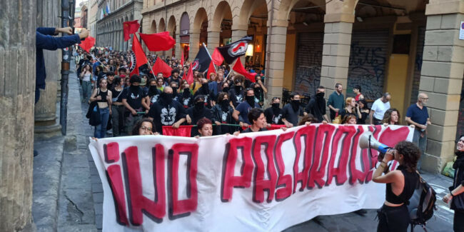 no-pasaran-striscione