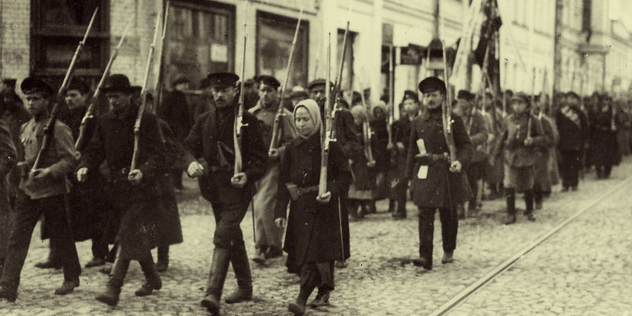 Russian-Revolution-Bolsheviks-in-Moscow