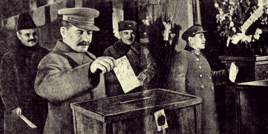 Stalin-al-voto-1937
