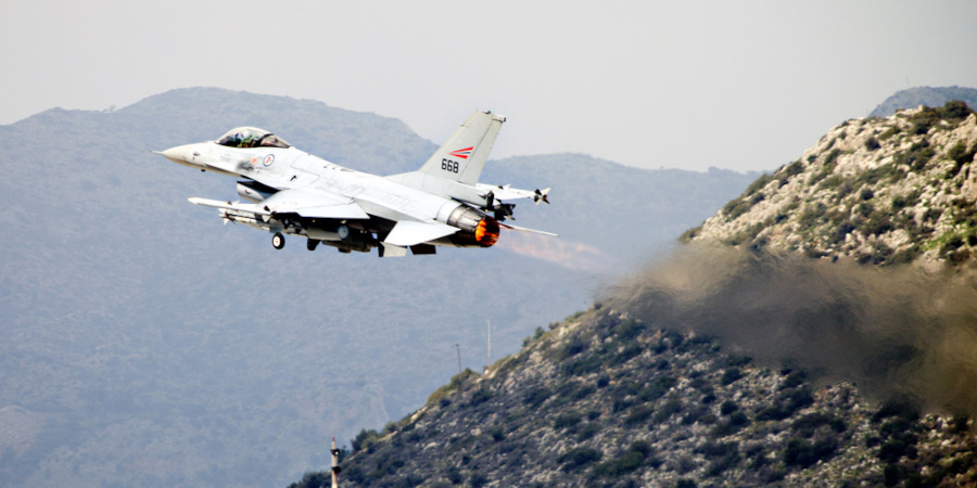 libia-2011-F16-norvegese