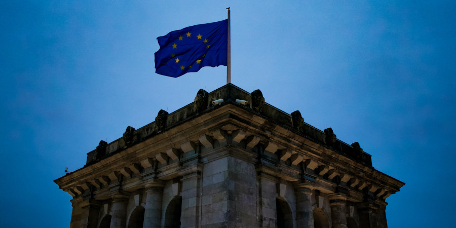 christian-lue-WLMIKr76k5U-unsplash-1