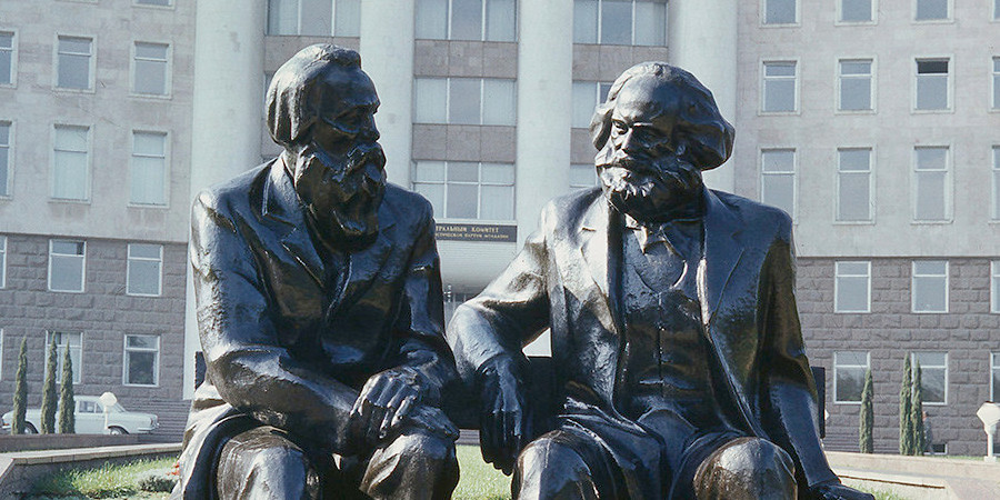 Engels and Marx in Chisinau