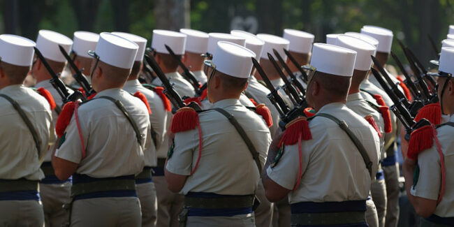 Foreign_Legion_Bastille_Day_2013_Paris_t092629-1